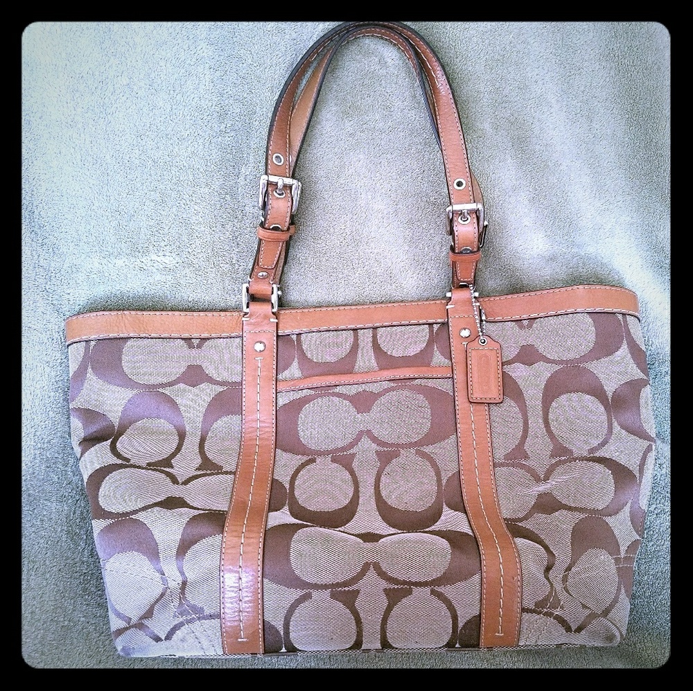 Brown classic "C" Coach Bag